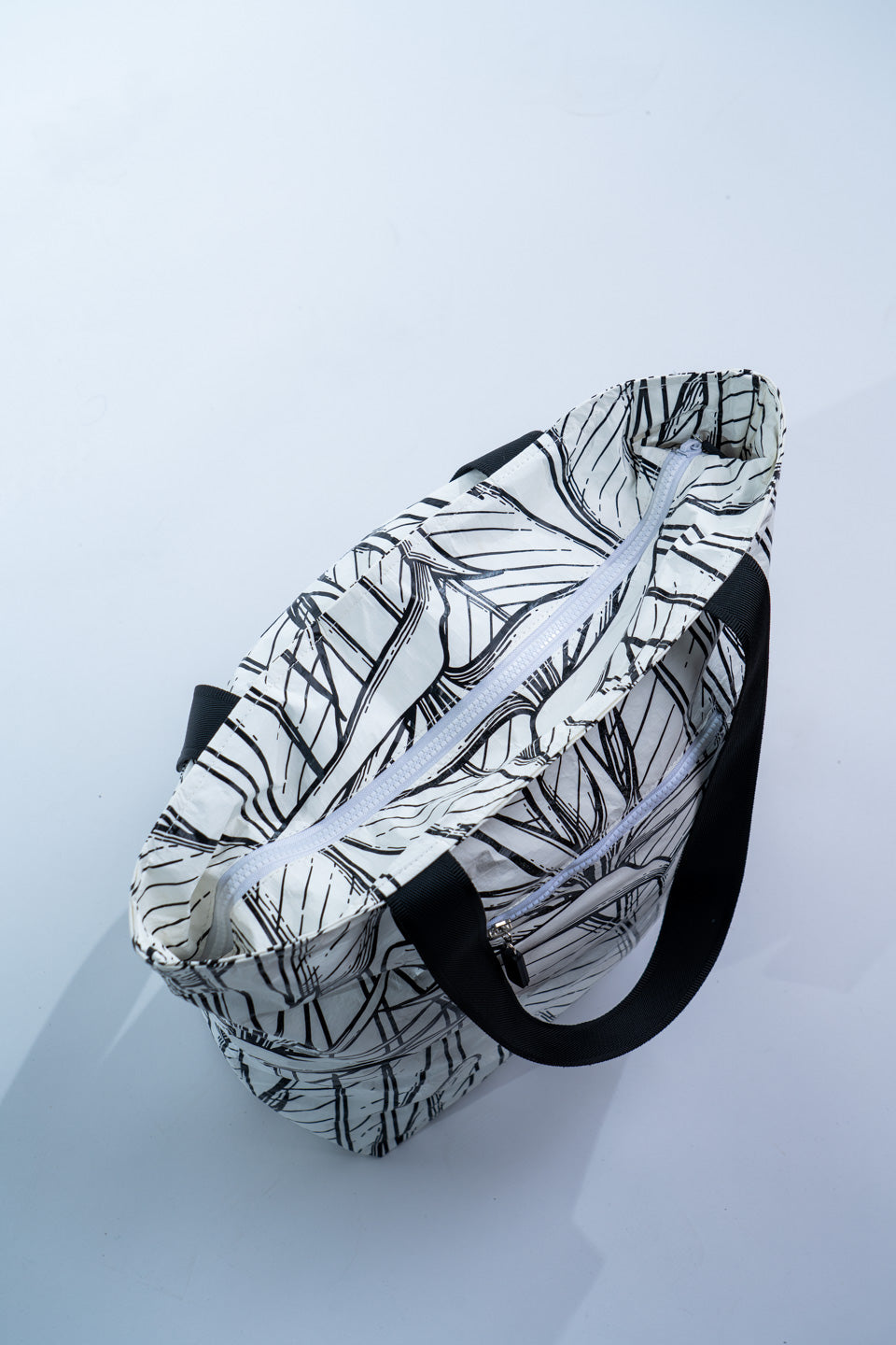 White Strelitzia -Tote